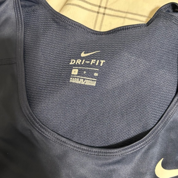 Nike Tank Top! - Picture 3 of 3